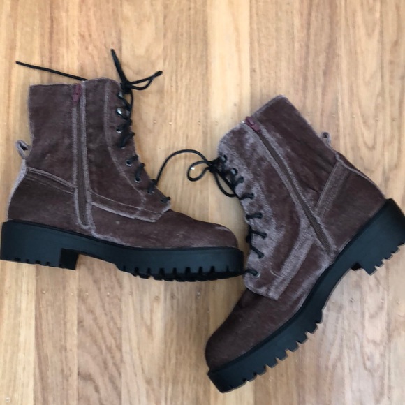 Shoes - Cool brand velvet combat boots 8. NWOT